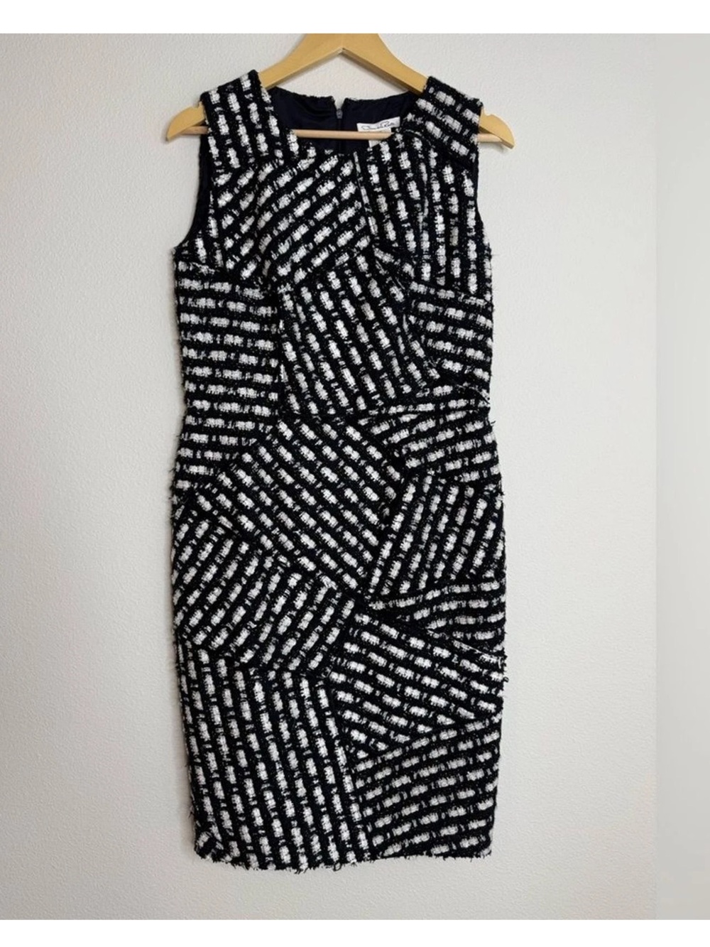 Oscar de la Renta Navy Blue Tweed
Sleeveless Sheath Dress Sz 12